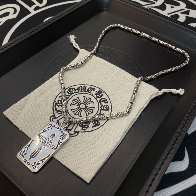 Ch*0me He**ts necklaces